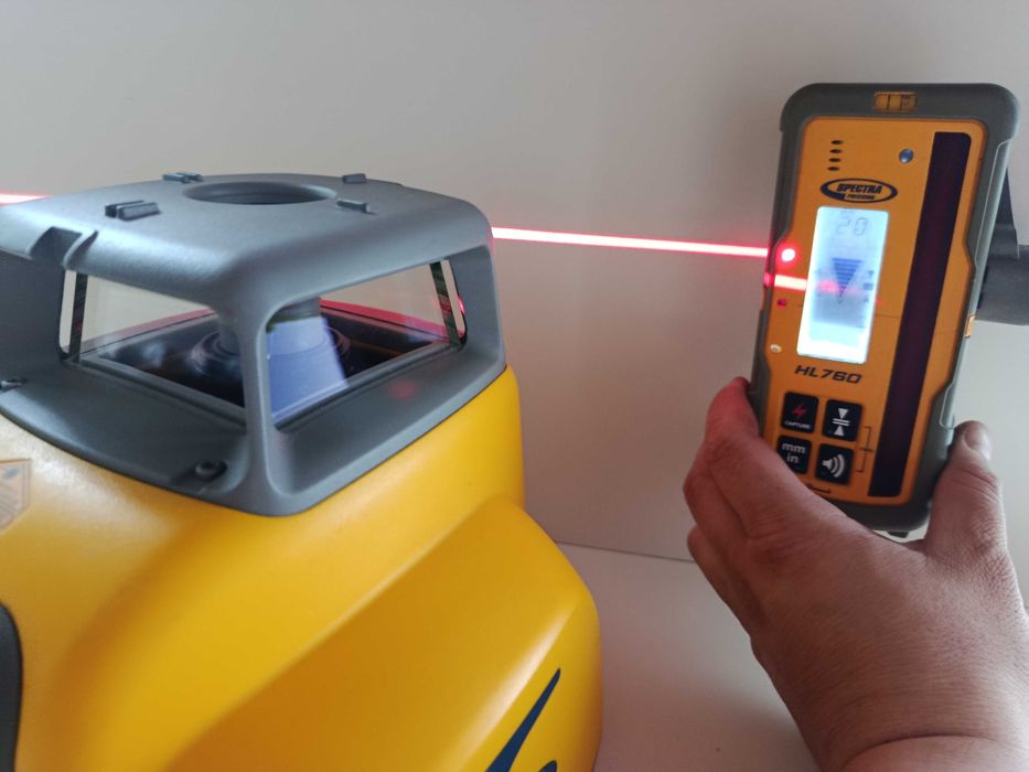 Nivela Laser ROSU SPECTRA HV302 Rotativa 360 grade Receptor HL760 Boloboc Cumpana