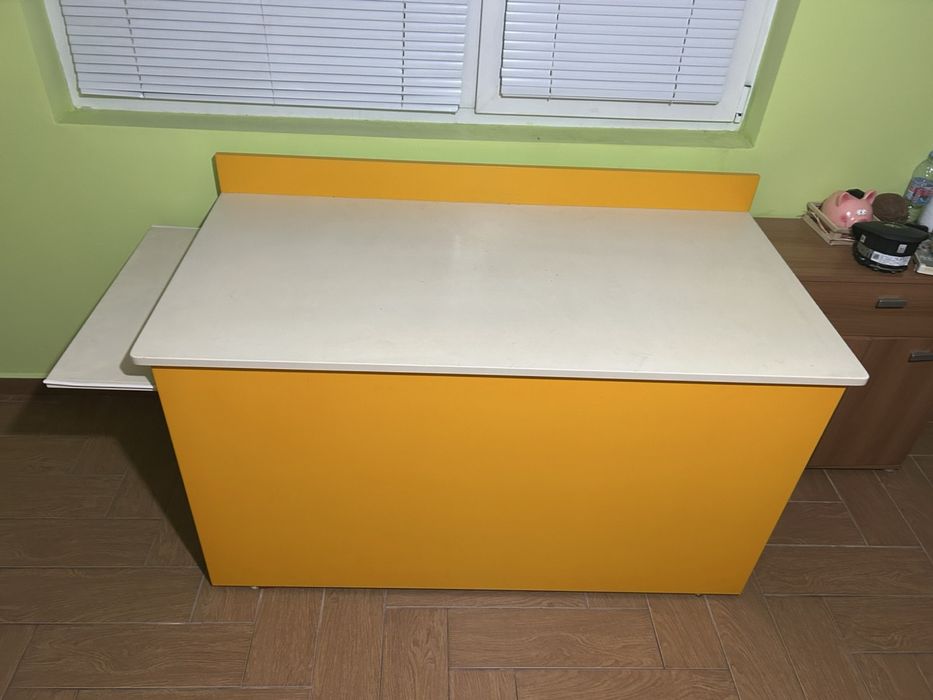 Двуетажно легло + бюро