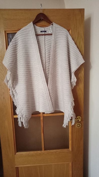 Пончо теплое вязанное. Оверсайз.