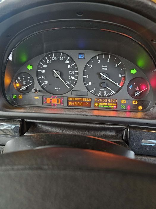 Bmw e39       520