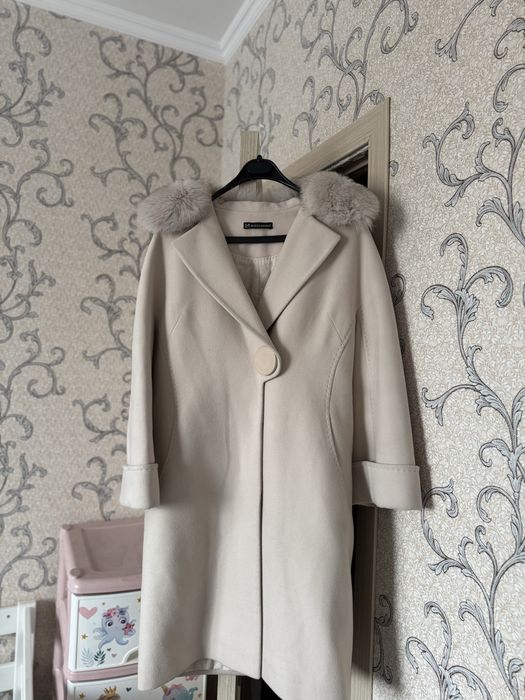 Продаеться пальто