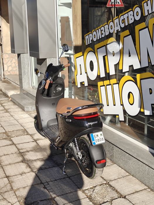 Segway e125s на 300 km електрически скутер.