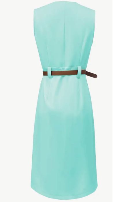 Елегантна рокля без ръкави