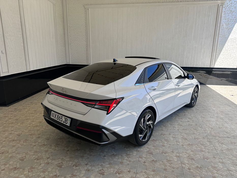 Hyundai Elantra.