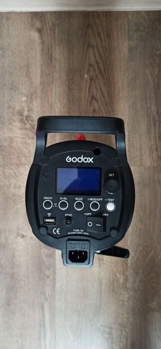Продам вспышку Godox qs300ii