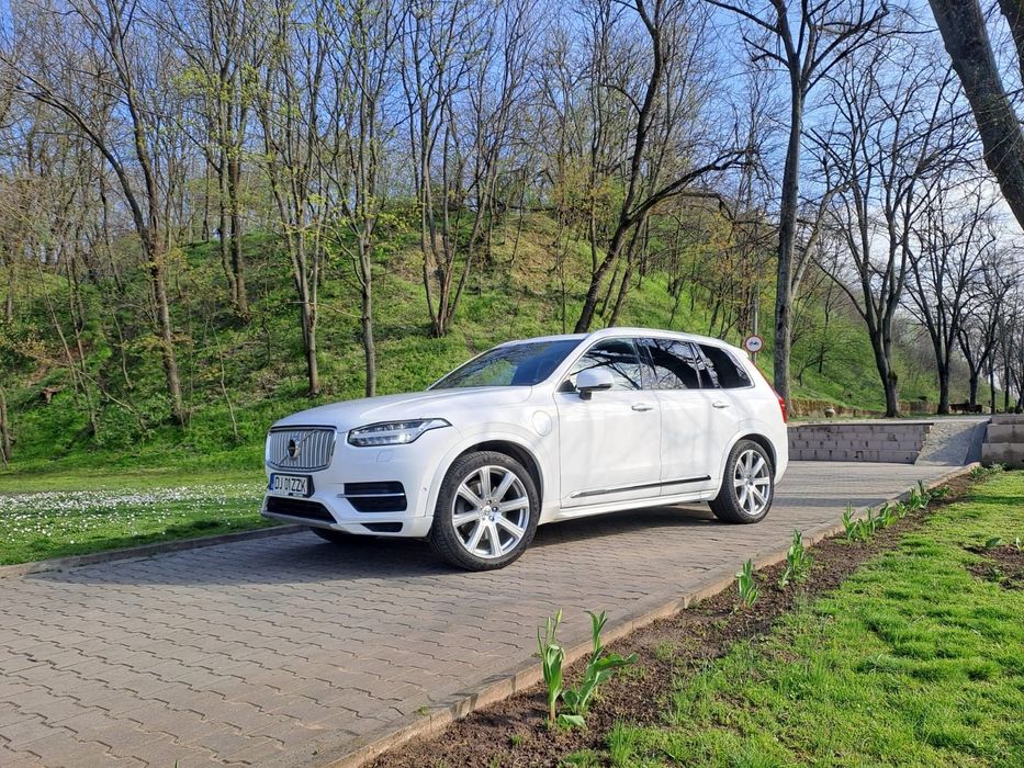 Volvo XC 90 Volvo XC90 T8 Twin Engine AWD – 2016 – Plug-in Hybrid – 400 CP –