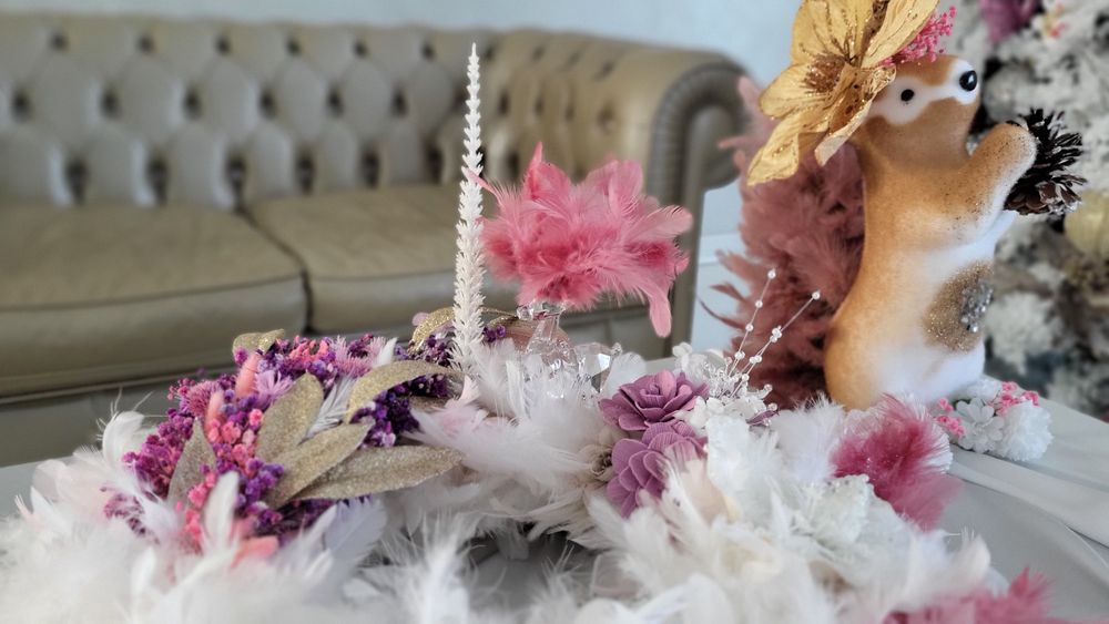 Cadouri -  Coronita Ornata cu Pene Naturale - Diametru 40 cm