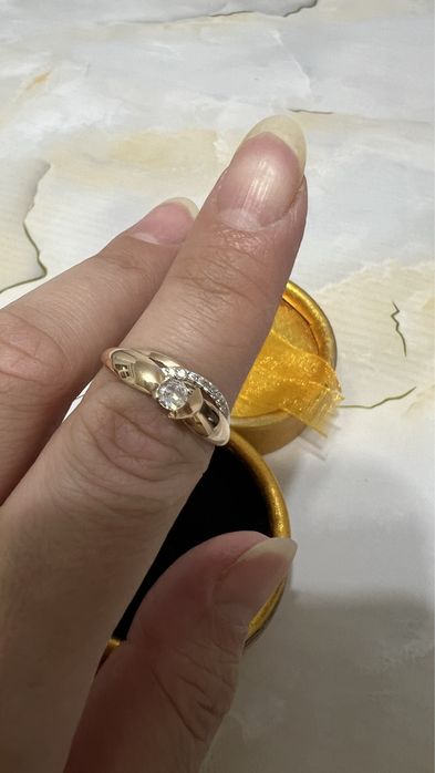 Кольцо золотое новое