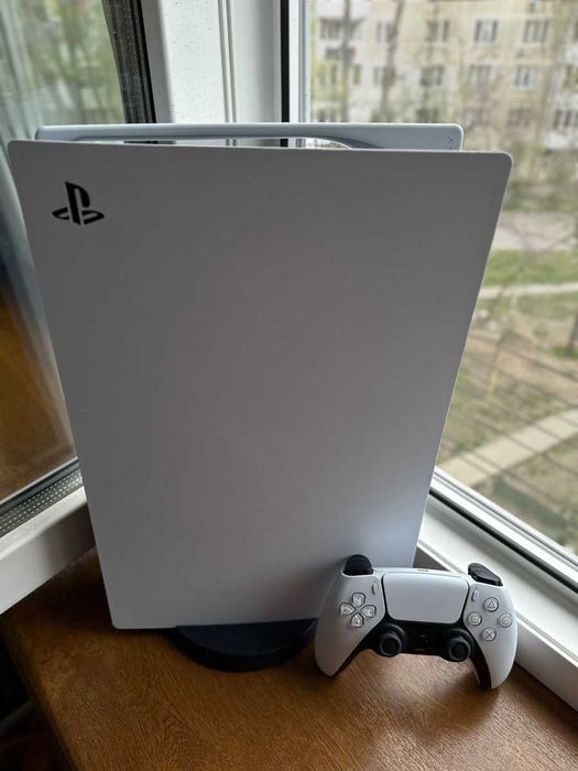 PlayStation 5 Disc Edition.