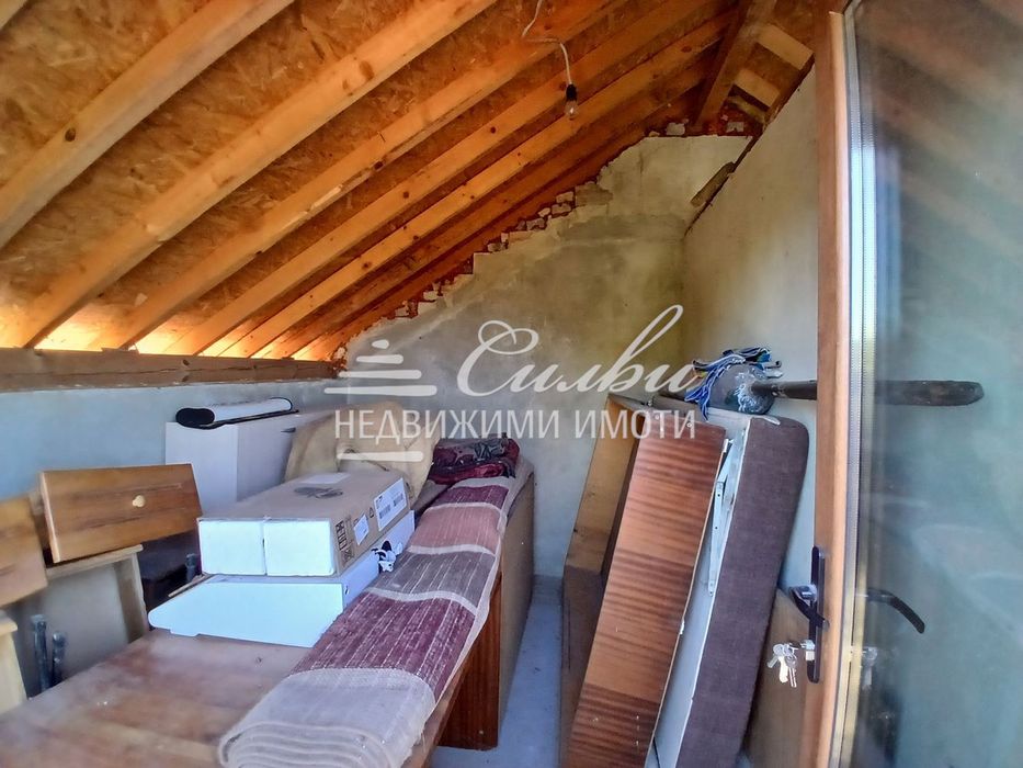 Двуетажна ТУХЛЕНА вила на плоча – местност Под Манастира.