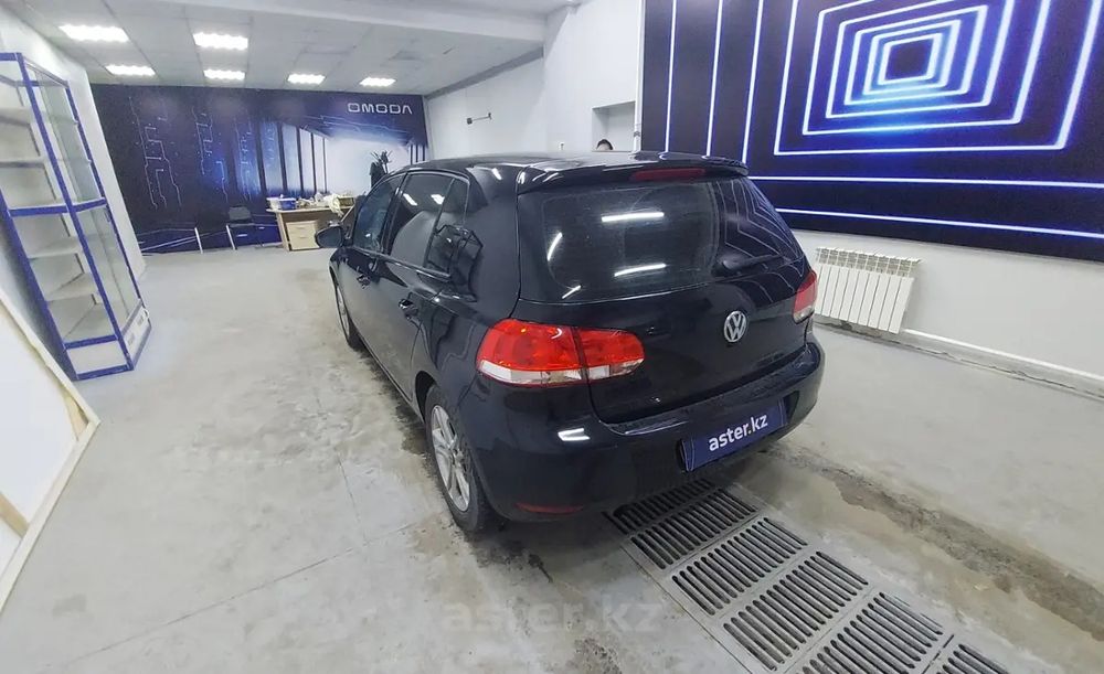 Volkswagen Golf VI
https://ru.wikipedia.org › wiki › V...
Volkswagen G