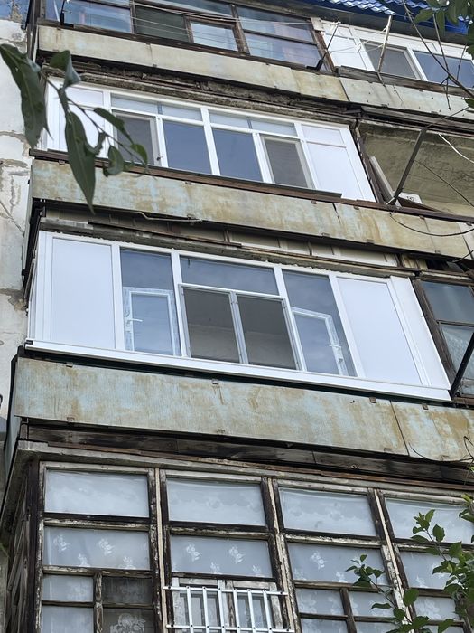 Пластиковый балкон, окна, витражи