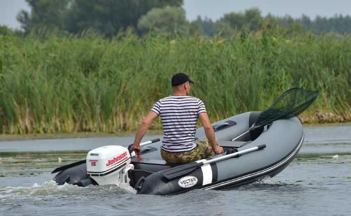 Надуваема моторна лодка с твърдо дъно VECTOR M300, 300 cm х 155 cm