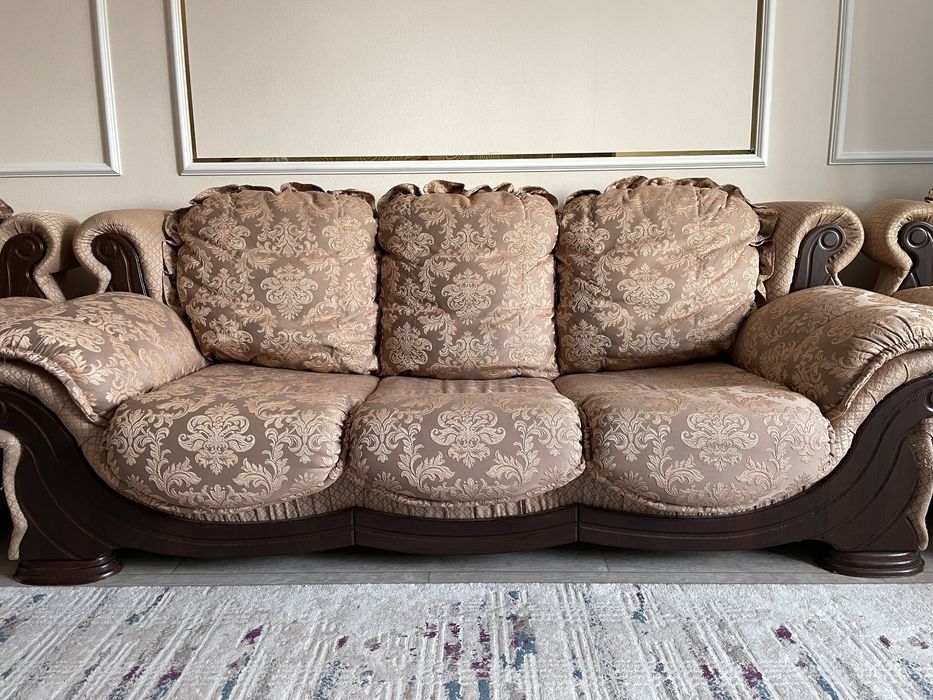 диван и два кресла