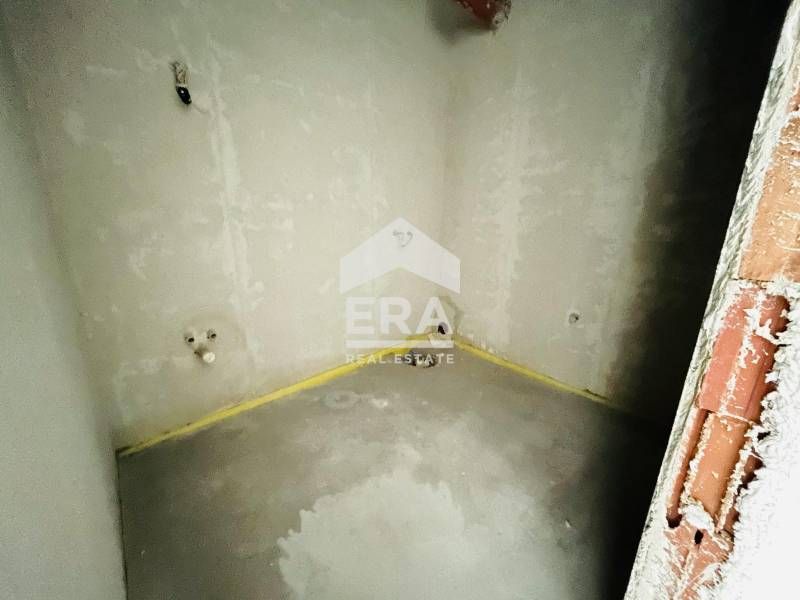 Продава се Четиристаен апартамент в София, Хладилника - 179 кв.м за 3605 €/кв.м - Снимка #9