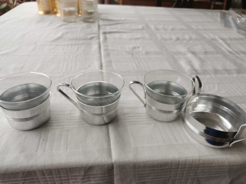 сервизче за кафе с подстаканници