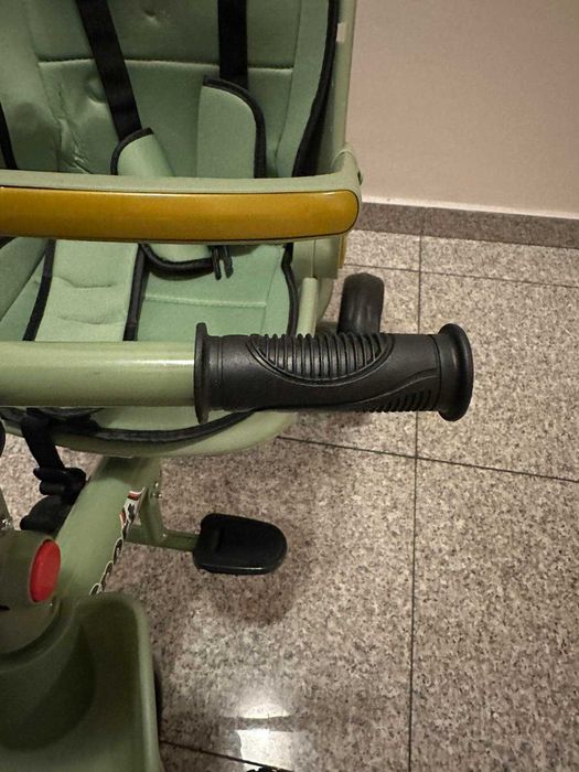 Триколка с въртяща се седалка Sport - Нова