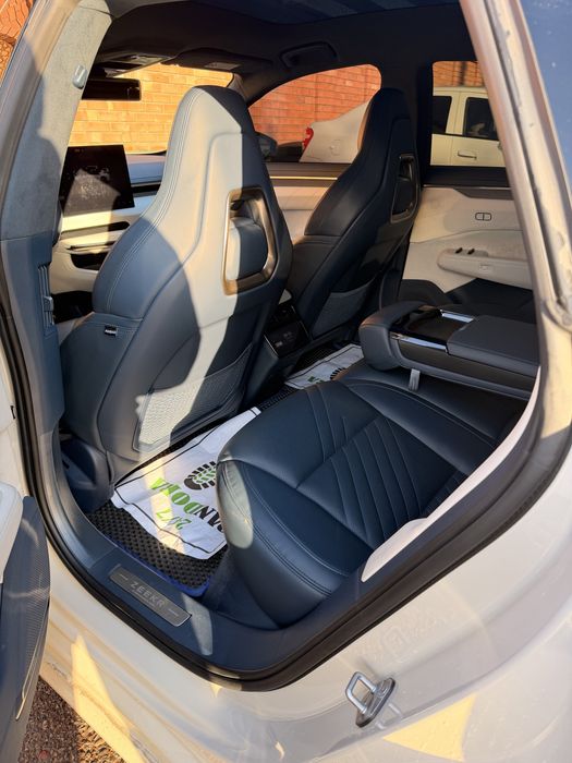 Zeekr 001 you z sport