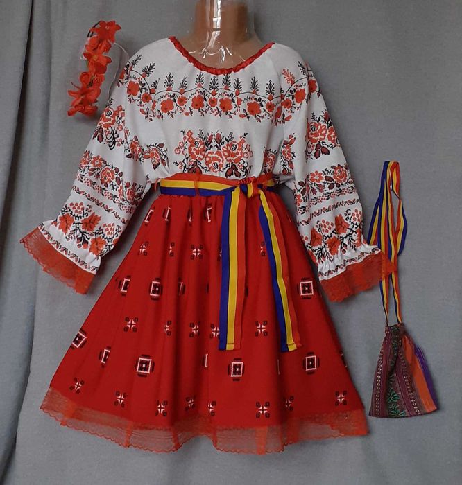 Costum popular pentru copii marimea 6 (6-7-8 ani) 225 lei