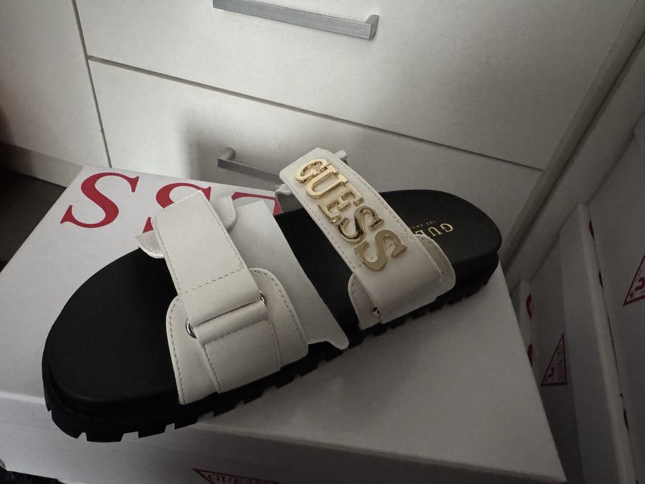 Șlapi Guess de femei