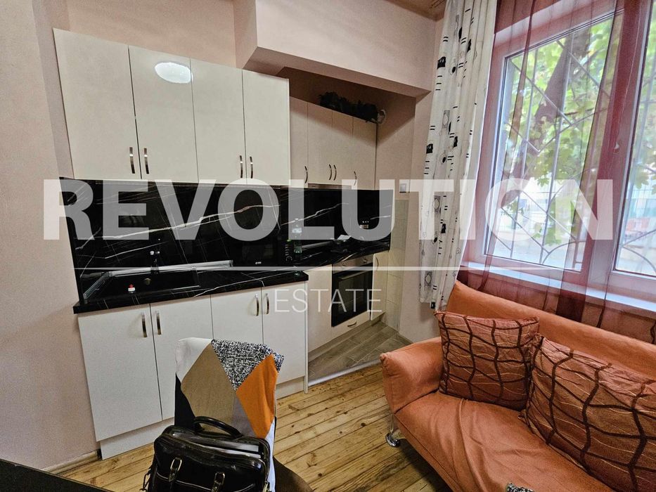 Дава се под наем Двустаен апартамент в Варна, Гръцка махала - 60 кв.м за 500 € - Снимка #2