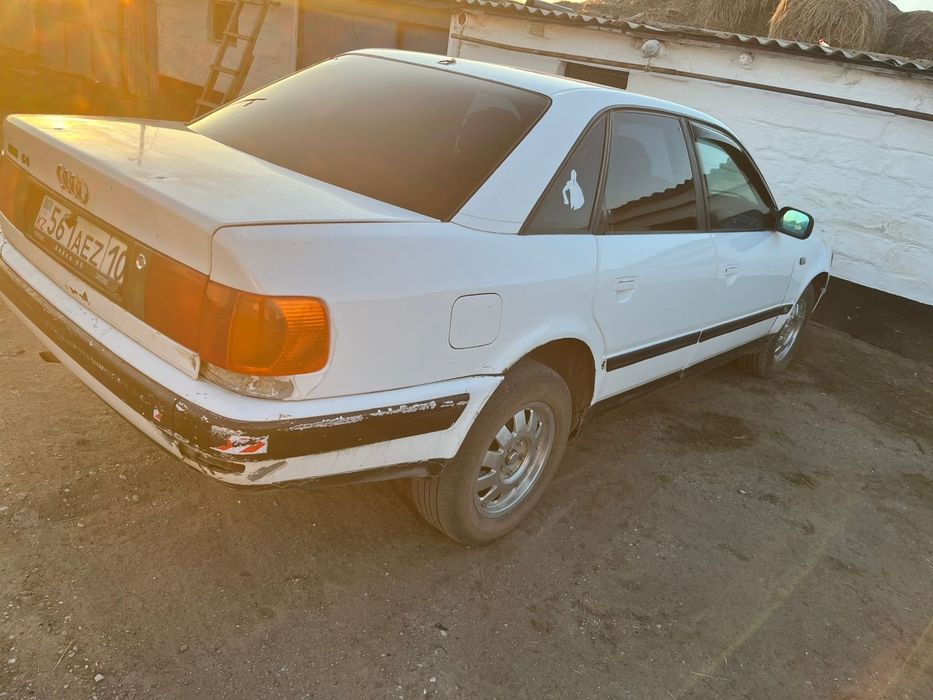 Продам Ауди 100, недорого.