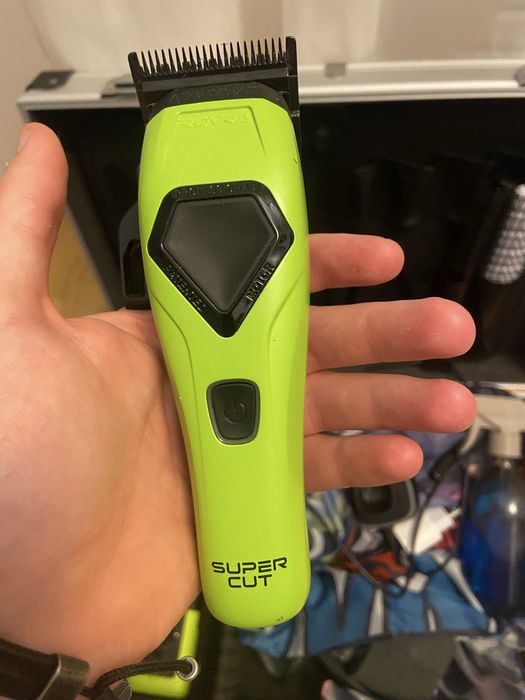 Trusă frizerie completă - Mașină de tuns, trimmer, shaver + multe altele