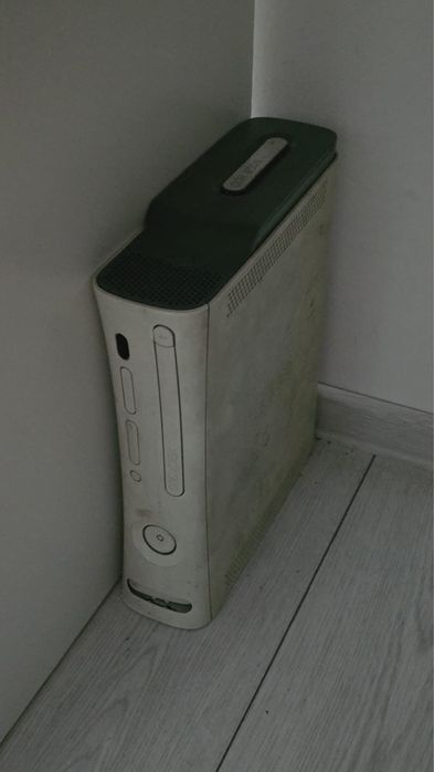 Vand Xbox 360 600gb