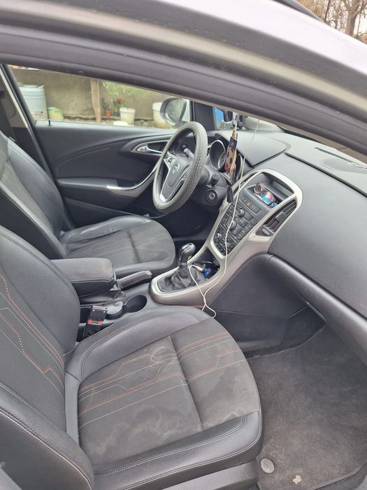 Vănd  Opel Astra j Break