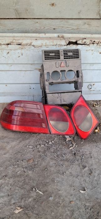 Задний фанар на мерседес