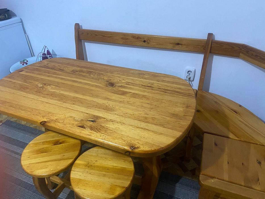 Продам кухонный уголок из дерева. Ручная работа