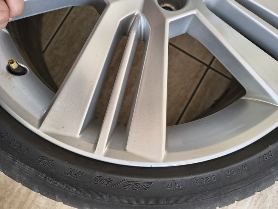 Anvelope vara 225/40 R18