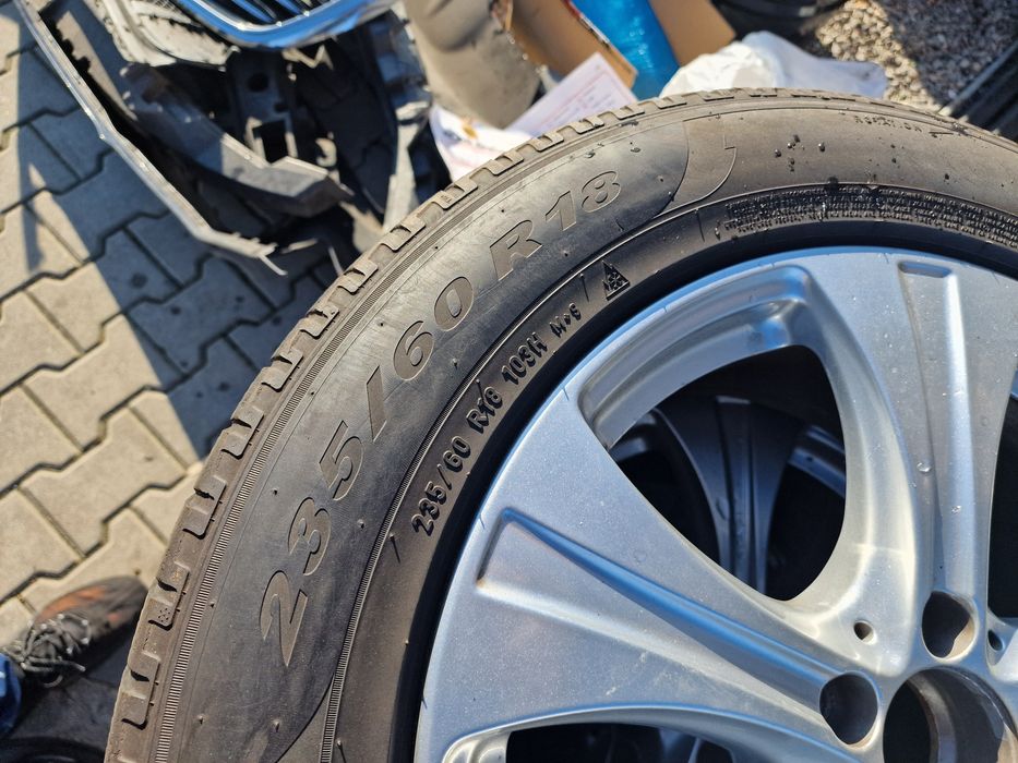 Гуми с Джанти 235/60 R18 Pirelli dot 2017