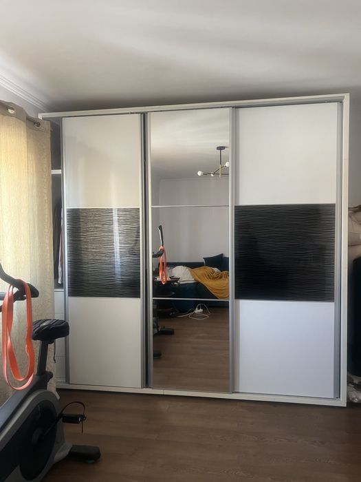 Mobila dormitor , pat, 2 noptiere si comoda