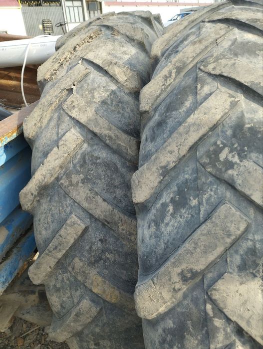 Шина трактора б/у Размер 13.6-3