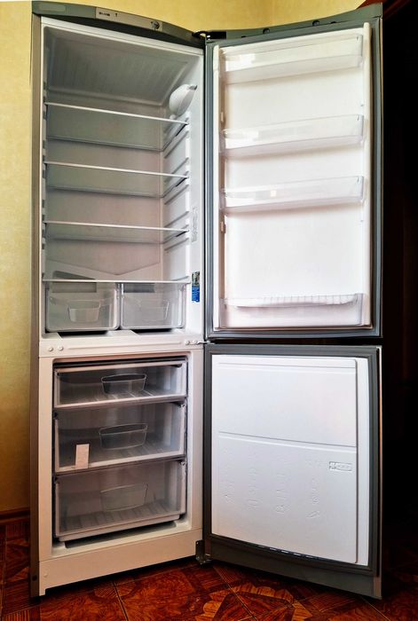 Холодильник INDESIT  BIA !8S