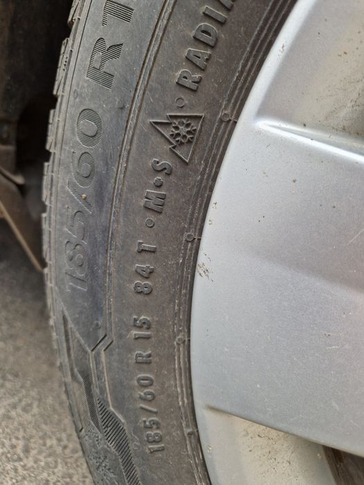 De vanzare 4 anvelope