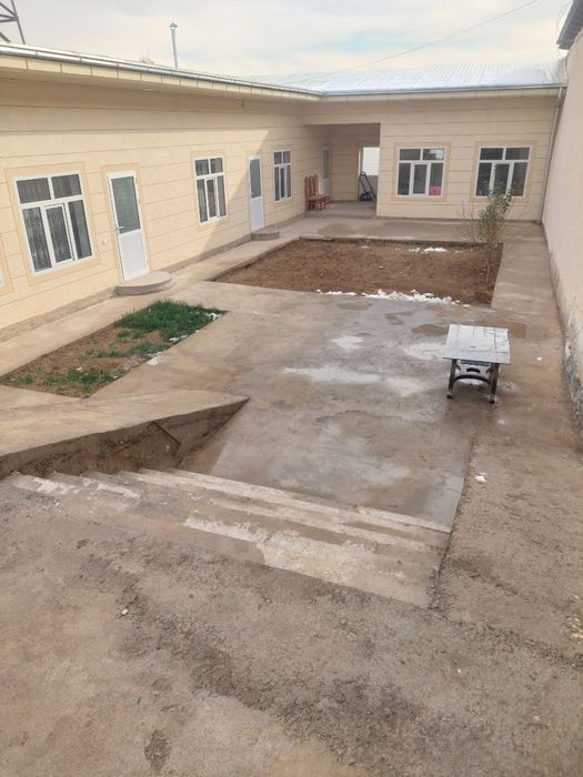 Учқахрамон постидан кирганда участка сотилади.