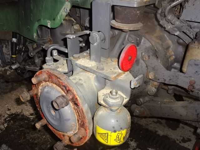 Dezmembrez tractor Fendt 600,611,614,615