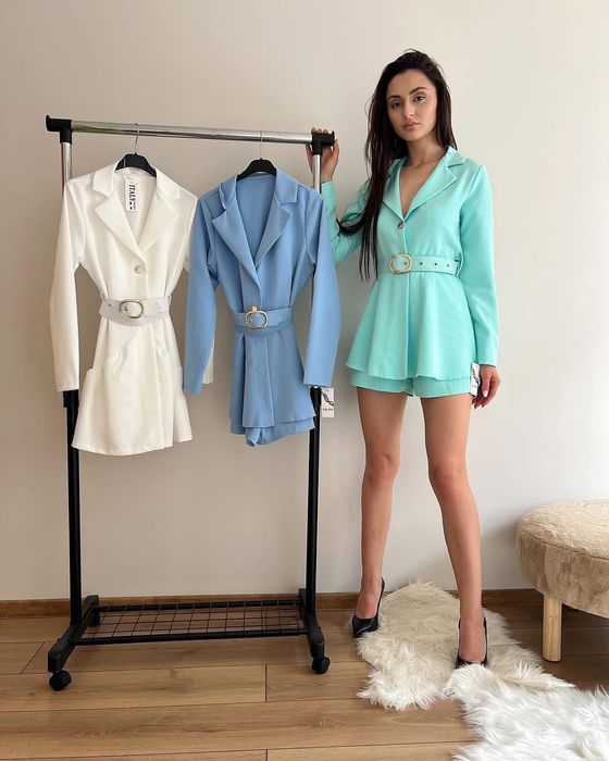 Комплекти и рокли на страхотни цени