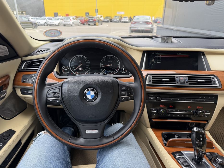 Bmw 740d f01/ LCI/ 2013/ 5 butoane 313cp
