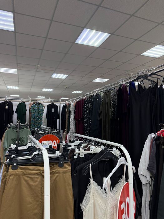 Продаеться  бутик женской одежды