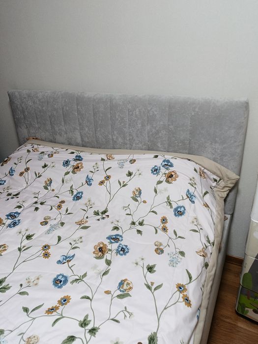 Продам кровать с матрасом