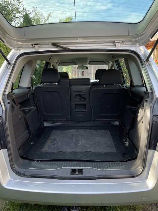 Vând Opel Zafira!