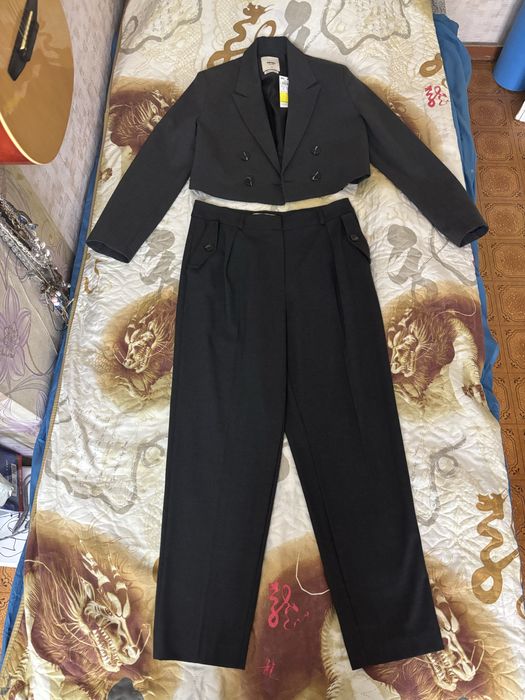 Костюм брючный серый