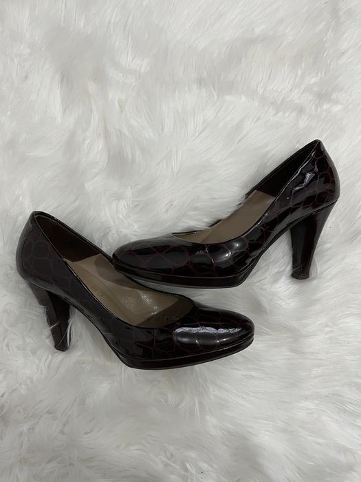Pantofi lăcuiți marimea 36