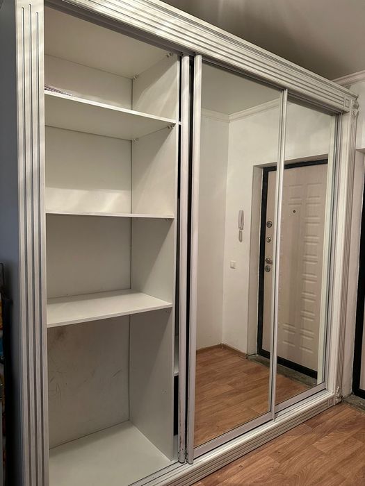 Шкаф для прихожий