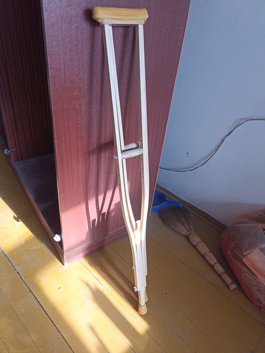 Продам костыли б.у