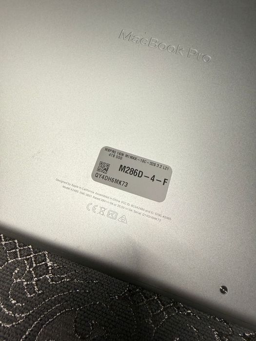 MacBook Pro 16inch M1 Max 64 RAM 4TB SSD