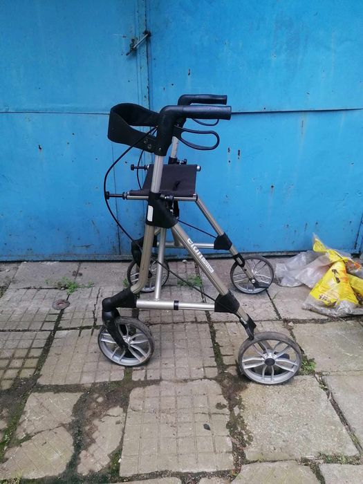 проходилка ролатор за трудноподвижни